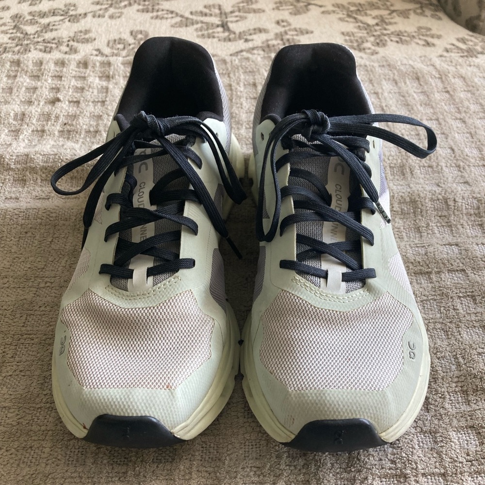 On Cloud Cloudrunner Size 8.5 Women’s Mint/Pearl GUC